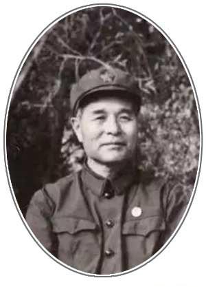 1976年，程开甲在罗布泊红山基地