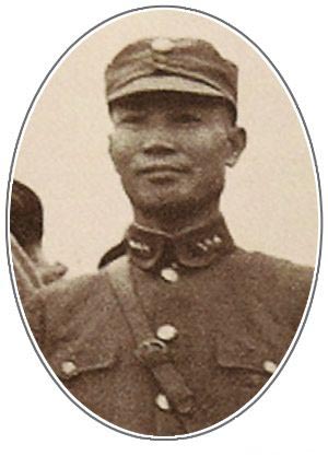 1945年,陈诚在重庆机场