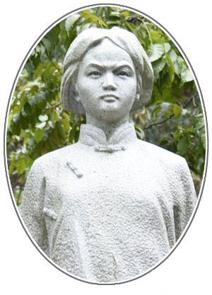 东莞榴花公园英雄广场刘胡兰塑像